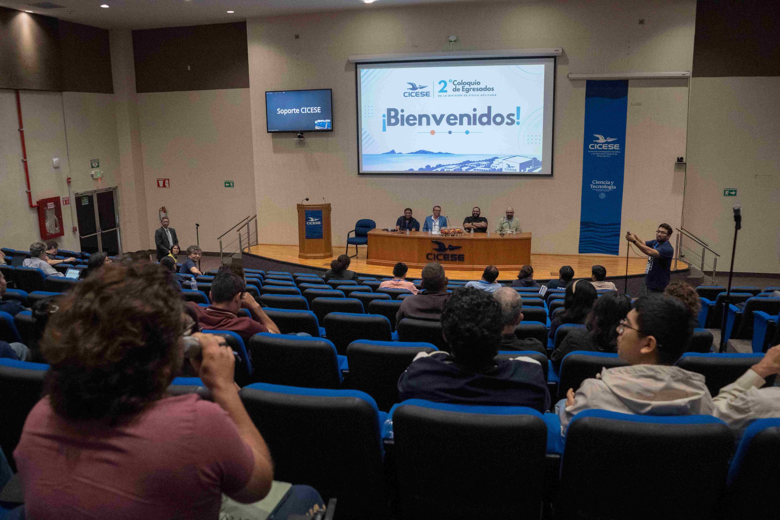 Coloquio de egresados de Fisica Aplicada-6