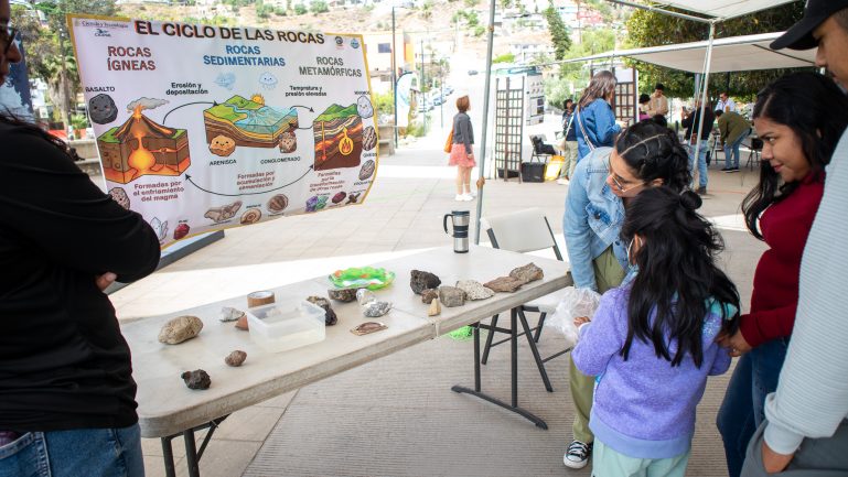Exposición por el Día Internacional de la Madre Tierra