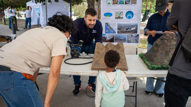 Exposición por el Día Internacional de la Madre Tierra