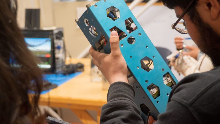 Casa abierta de Física Aplicada 2026 - Electrónica y Telecomunicaciones