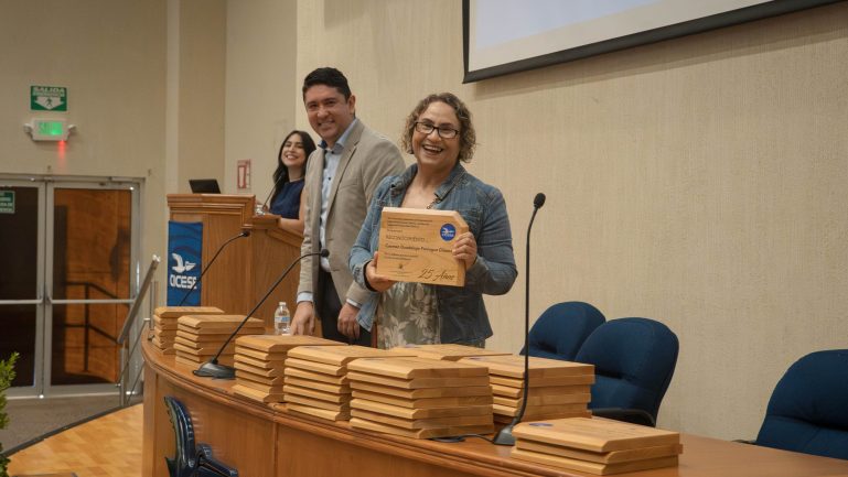 Entrega de reconocimientos por antigüedad al personal